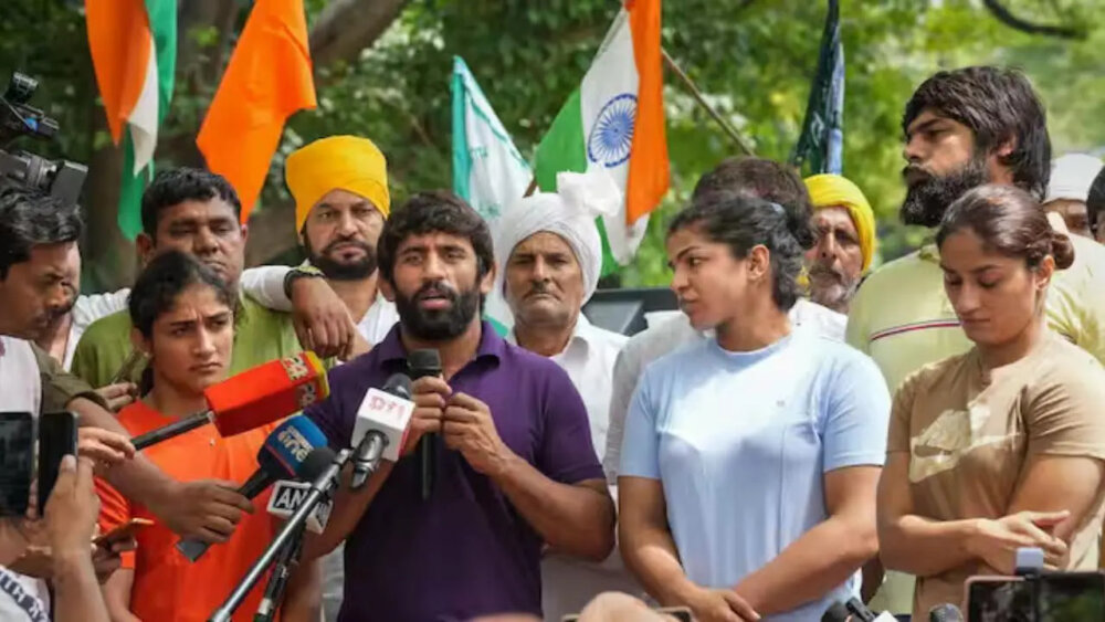 Wrestlers Reach Haridwar | Will Start A Hunger Strike At India Gate After Immersing Medals In Ganga