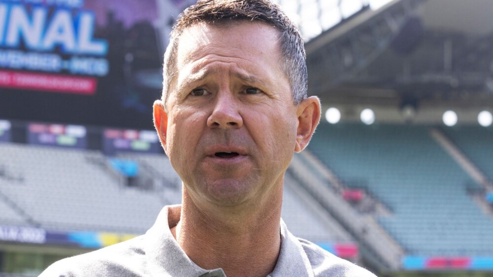 Ponting criticizes the Indian bowling strategy