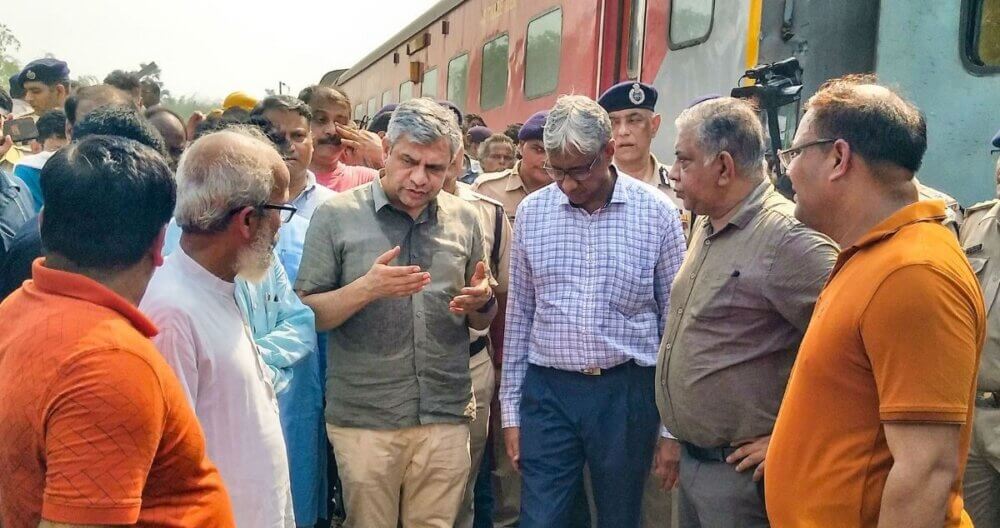 Technical Glitch Behind Odisha Train Accident : Railway Ministry