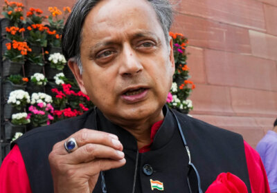 Shashi Tharoor proclaimed in favor of INDIA, "NDA Ki Lagegi Lanka"