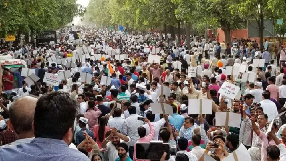 AAP Protests Outside BJP HQ post Sanjay Singh's Arrest